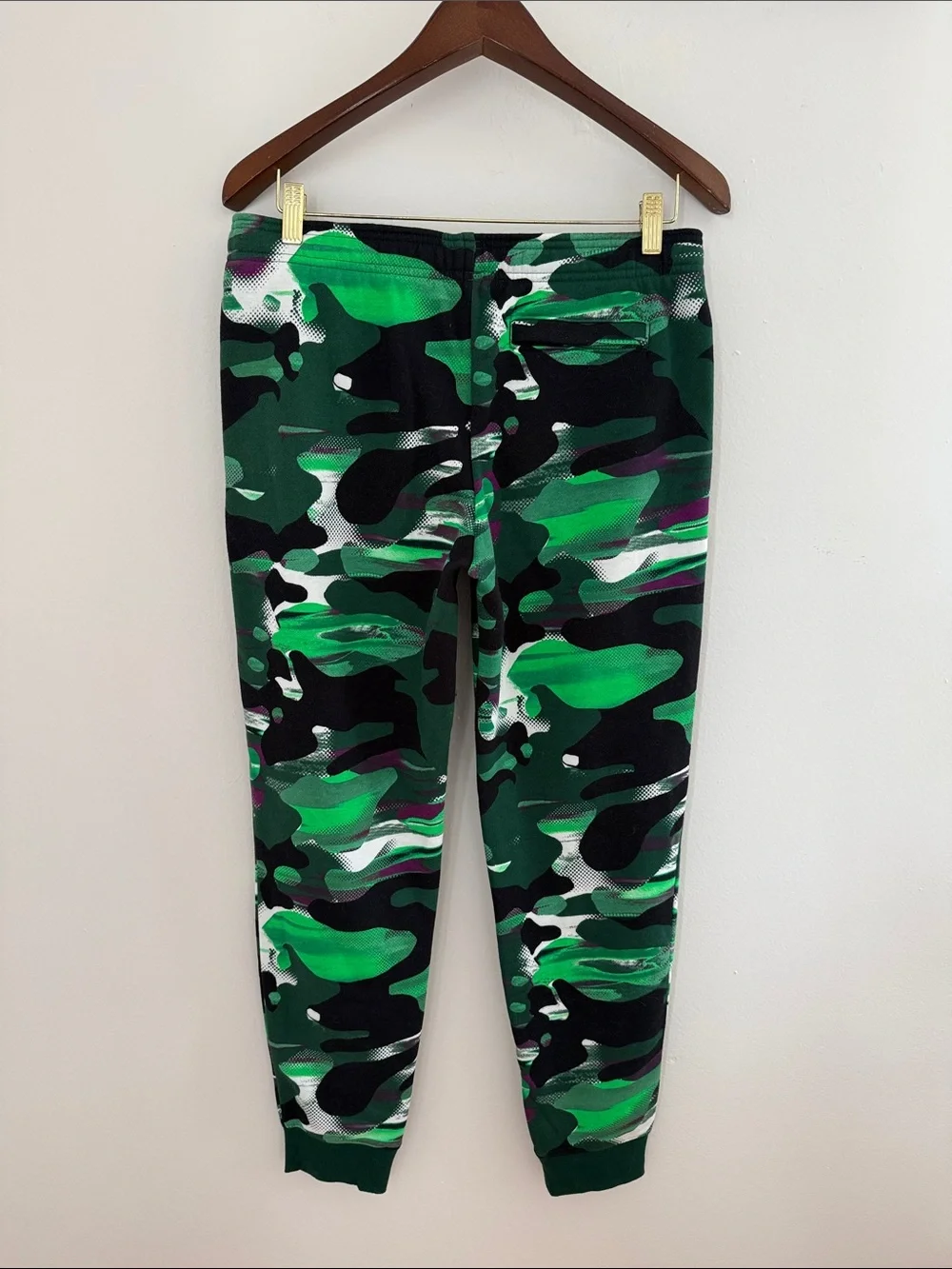 Under Armour Youth XL Green Camo Jogger Pants for Kids